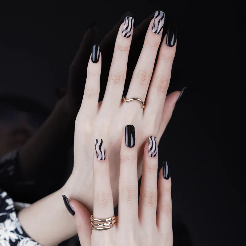 NG054-Onde nero/bianche - NAILBLISS